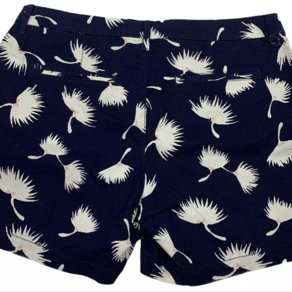 Old Navy Blue & White Crane Print Mid Rise Chino Shorts Size 12 Pre-owned Excell - Picture 2 of 3